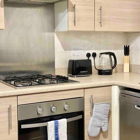 Great Home In Lovely Area With Parking, Sleeps 6 Фолькустоун Экстерьер фото