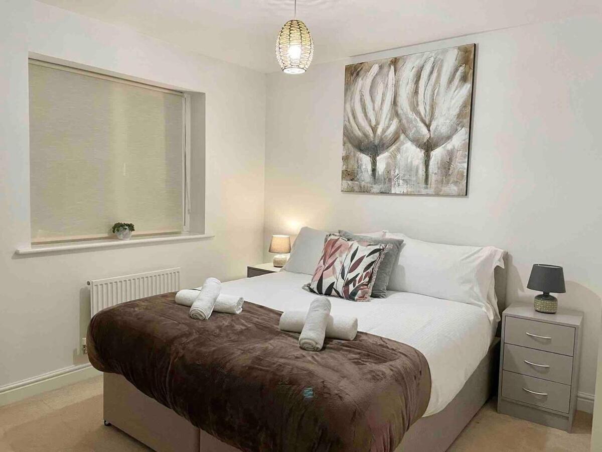Great Home In Lovely Area With Parking, Sleeps 6 Фолькустоун Экстерьер фото