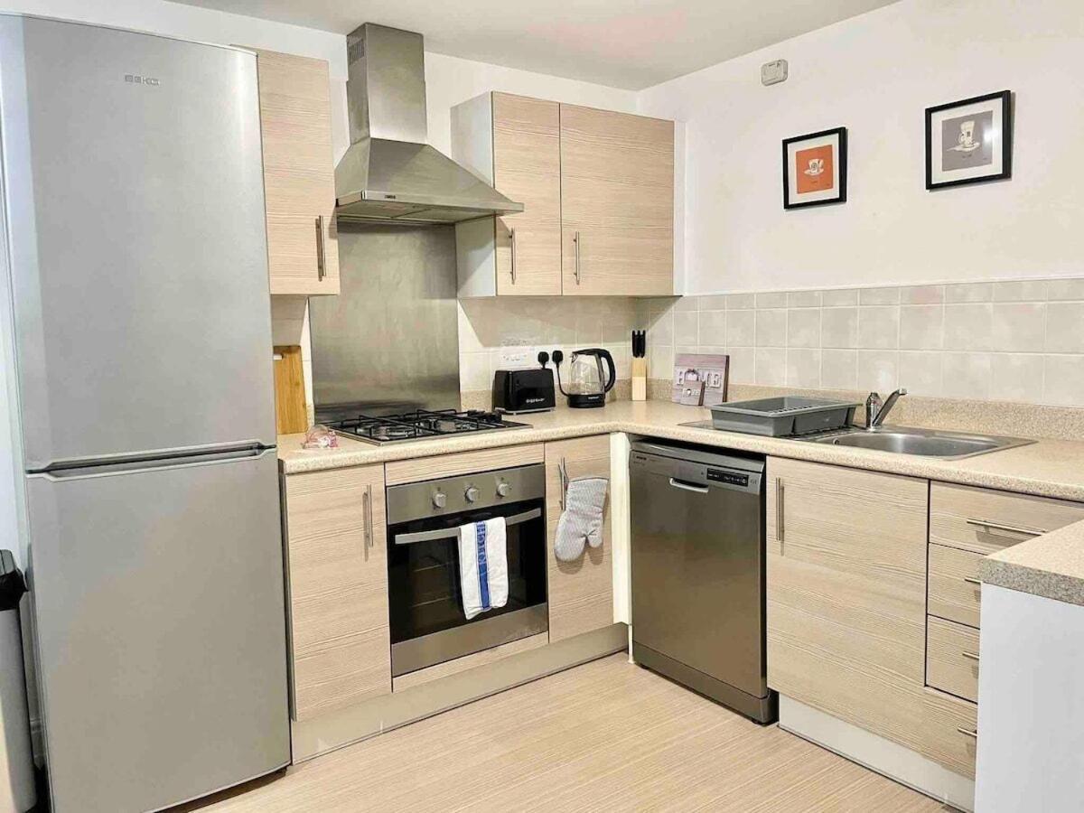 Great Home In Lovely Area With Parking, Sleeps 6 Фолькустоун Экстерьер фото